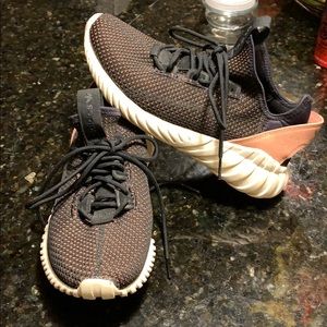 Adidas women’s sneakers